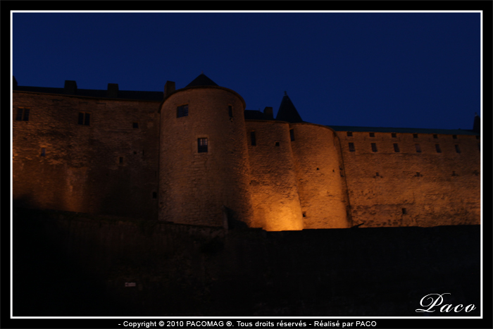 photos du chateau fort de sedan la nuit