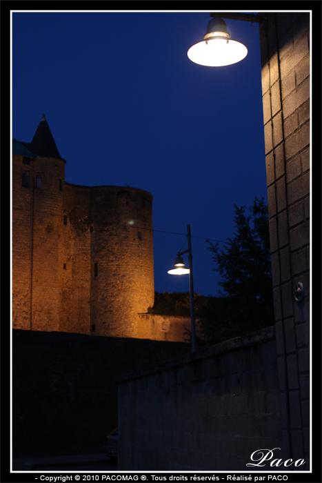 photos du chateau fort de sedan la nuit