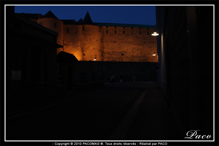 photos du chateau fort de sedan la nuit