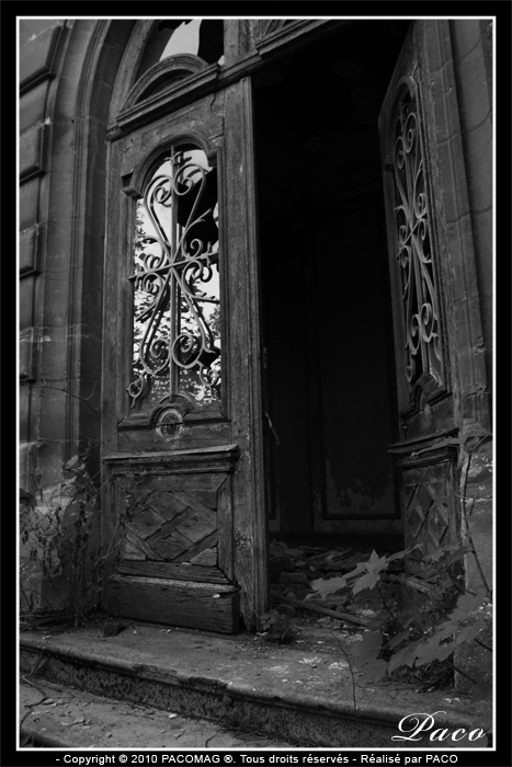 photos d'une vieille batisse en ruine de sedan